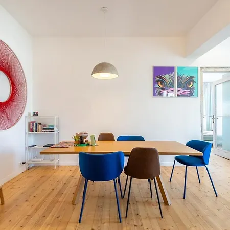 Bright & 2br In Historic Heart Of * София