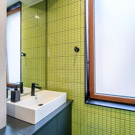 Bright & 2br In Historic Heart Of София