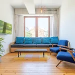 Bright & 2br In Historic Heart Of Apartament