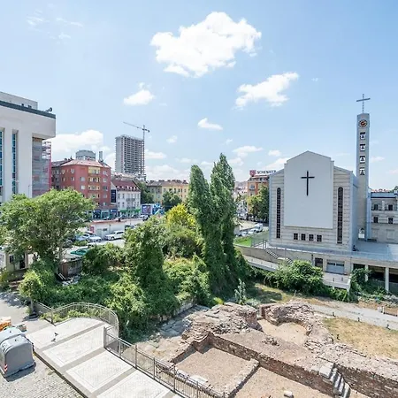 Bright & 2br In Historic Heart Of Apartament