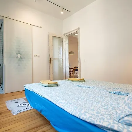 Bright & 2br In Historic Heart Of Sófia