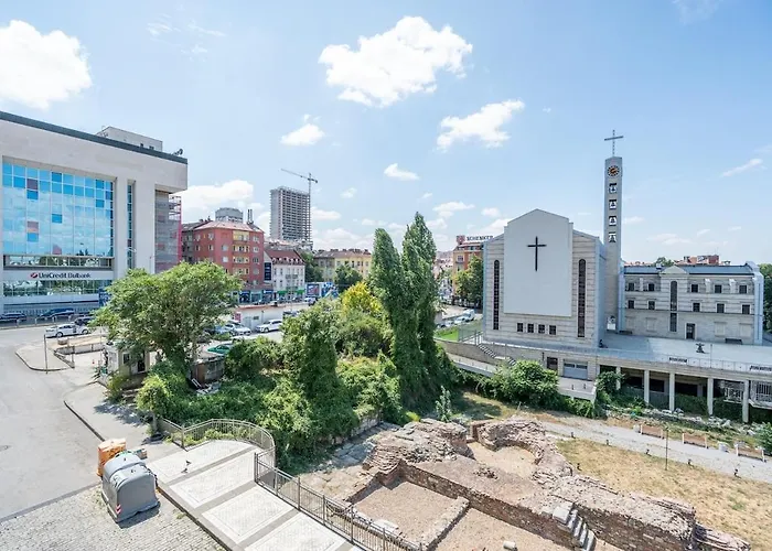 Bright & 2br In Historic Heart Of Appartement