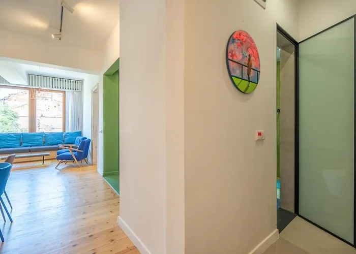 Bright & 2br In Historic Heart Of Appartement