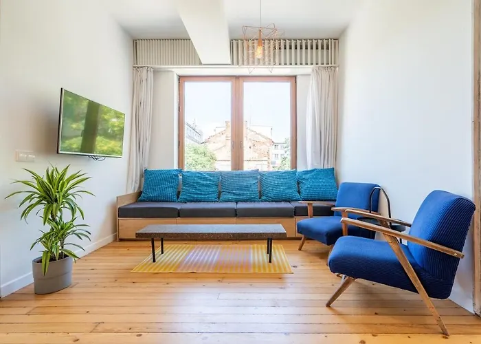 Bright & 2br In Historic Heart Of Appartement