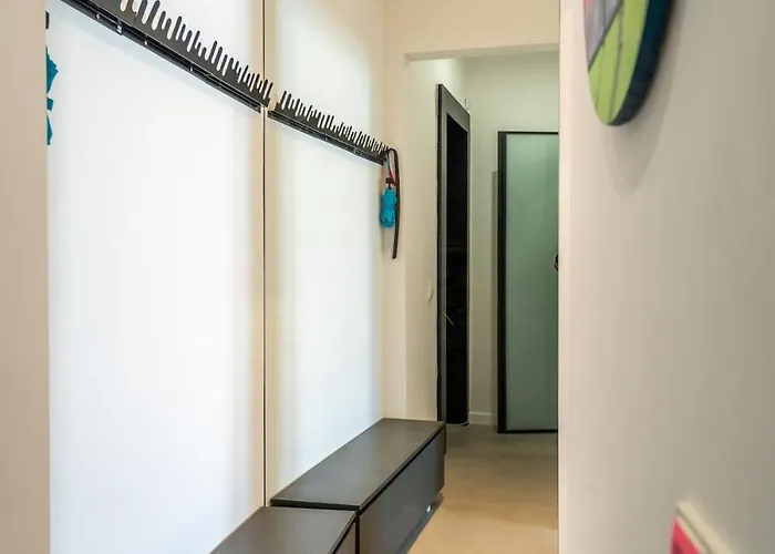 Bright & 2br In Historic Heart Of