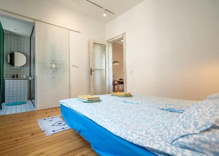 Bright & 2br In Historic Heart Of Sofia