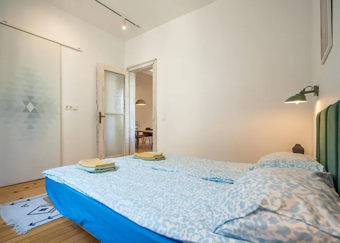 Bright & 2br In Historic Heart Of Sofia