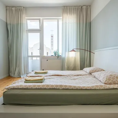 Apartment Bright & 2br In Historic Heart Of