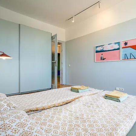 Apartment Bright & 2br In Historic Heart Of